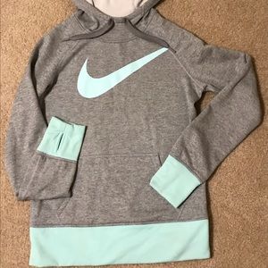 Nike therma fit sweatshirt